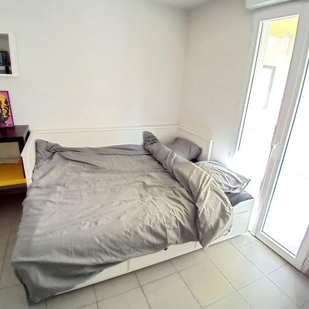 Studio Cosy Avec Terrasse มงต์เปอลิเยร์ ภายนอก รูปภาพ